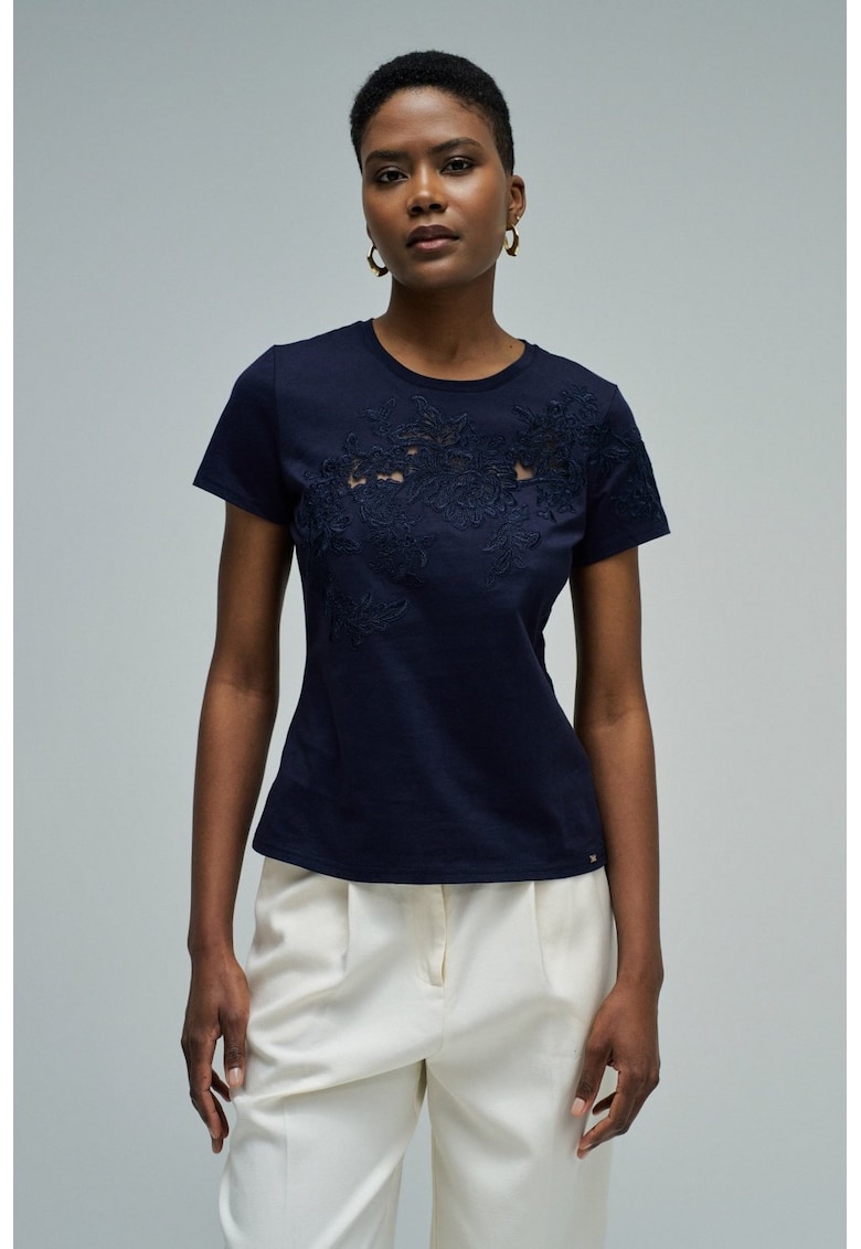 Tricou din bumbac uni cu aplicatii brodate