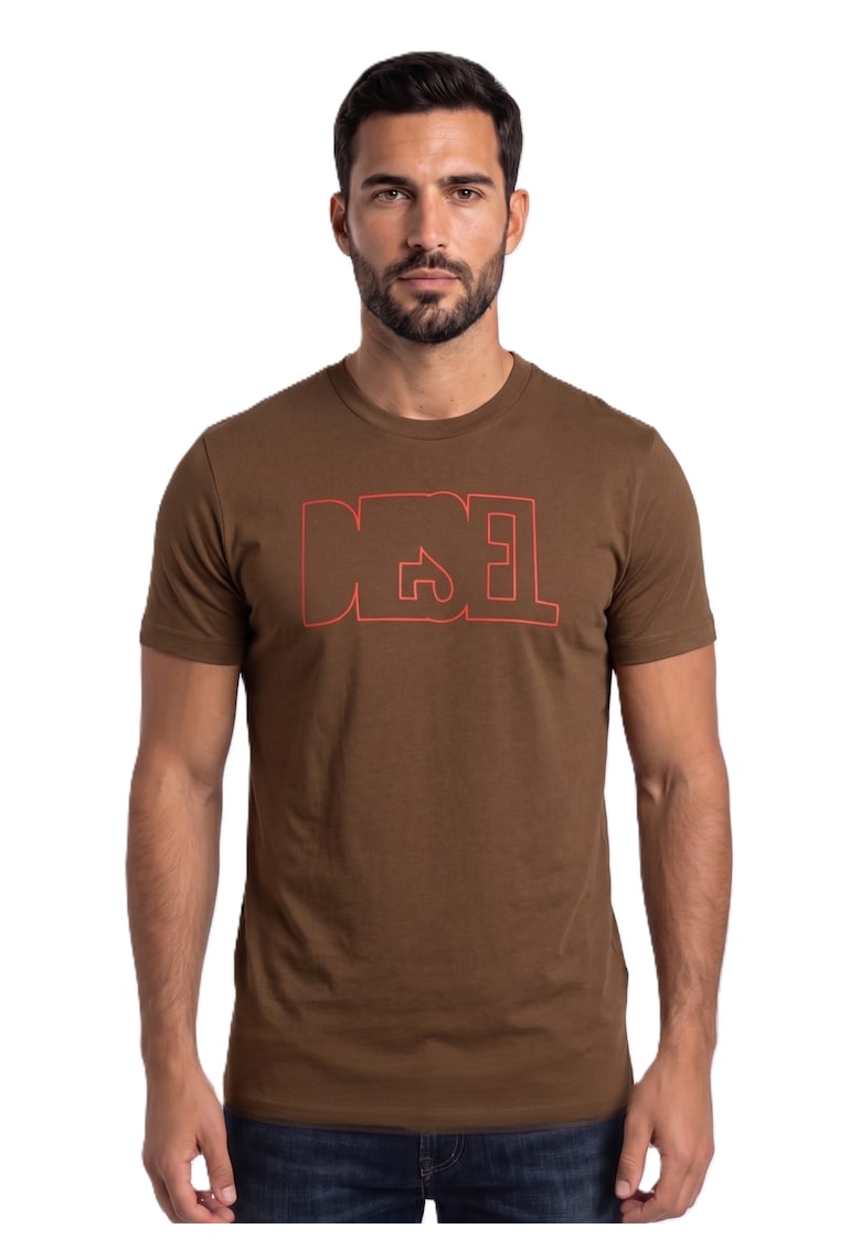 Tricou cu logo contrastant si decolteu la baza gatului