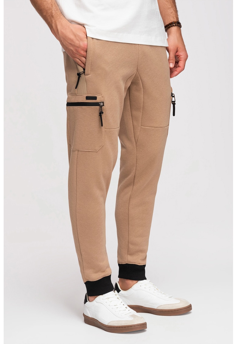 Pantaloni de trening cu croiala slim-fit si snur in talie - Bej inchis