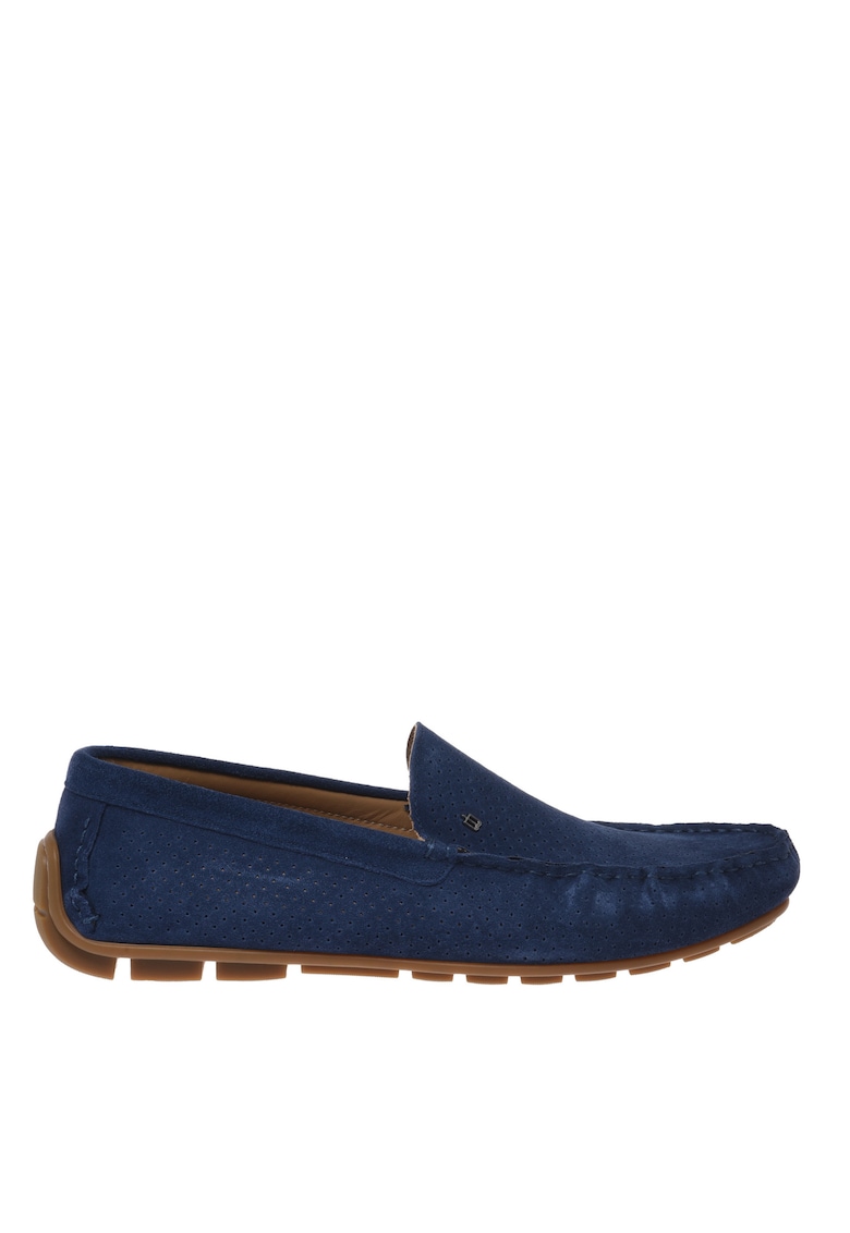 Pantofi loafer din piele intoarsa cu perforatii - Albastru