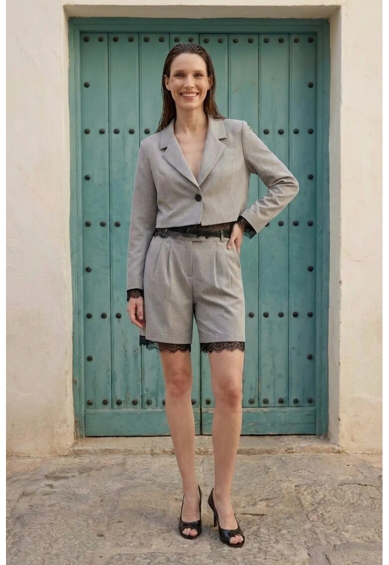 Set din doua piese - Jacheta scurta si pantaloni cu picior larg - gri - elegant - fara inchidere