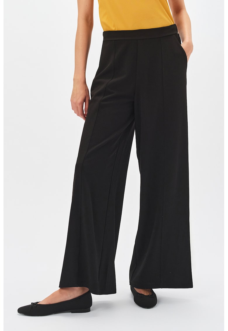 Pantaloni cu croiala ampla si pensa - Negru