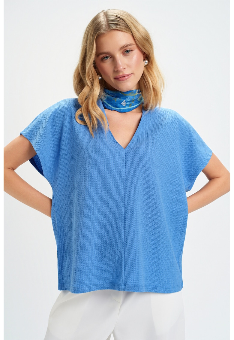 Tricou lejer cu decolteu in V - Albastru
