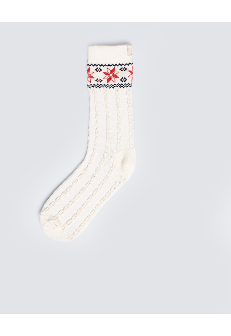 Sosete lungi cu model torsade si tematica de iarna