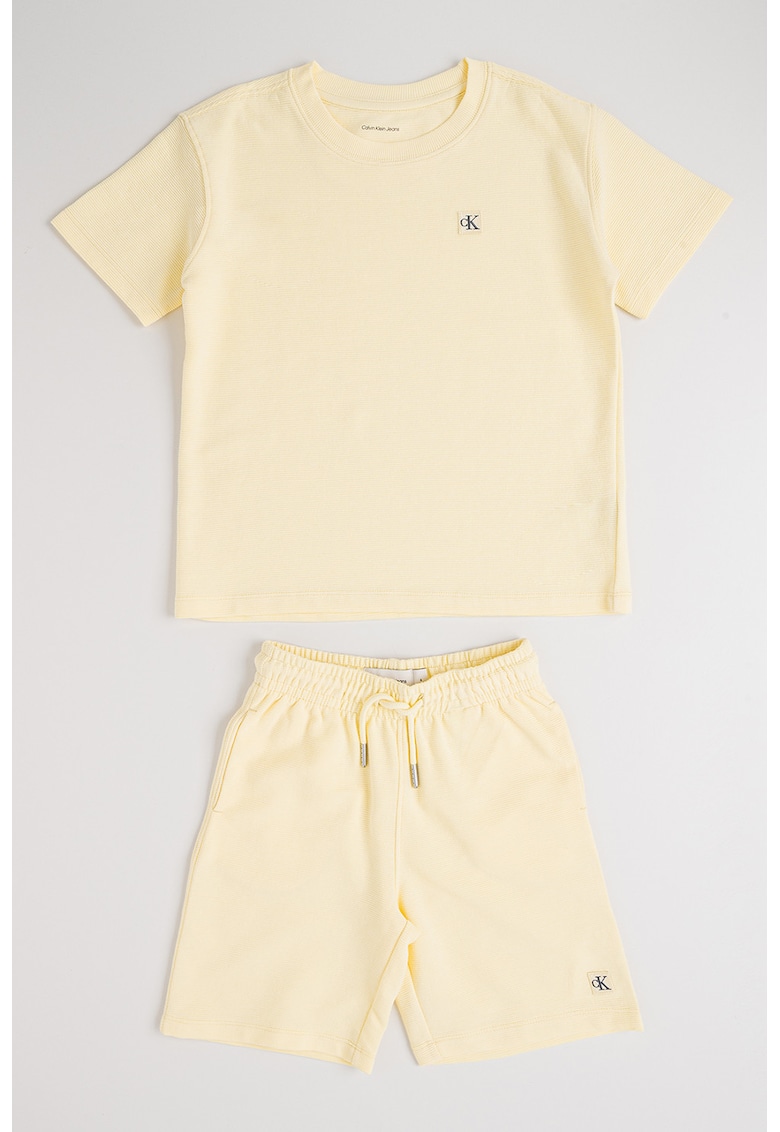 Set de pantaloni scurti si tricou cu decolteu la baza gatului - 2 piese - Galben deschis