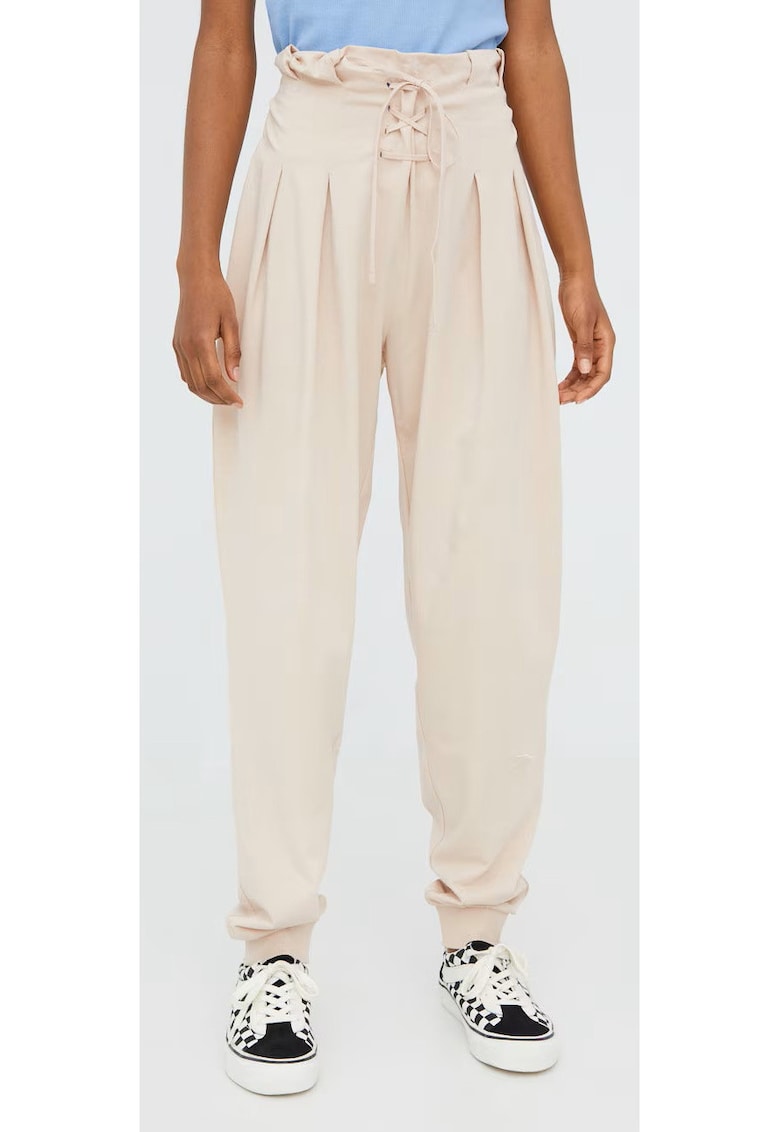 Pantaloni conici cu talie inalta -