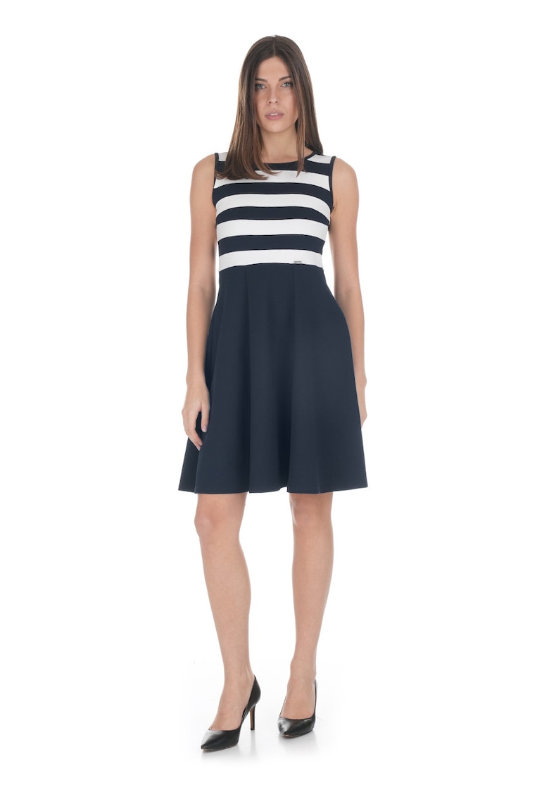 Rochie evazata cu dungi