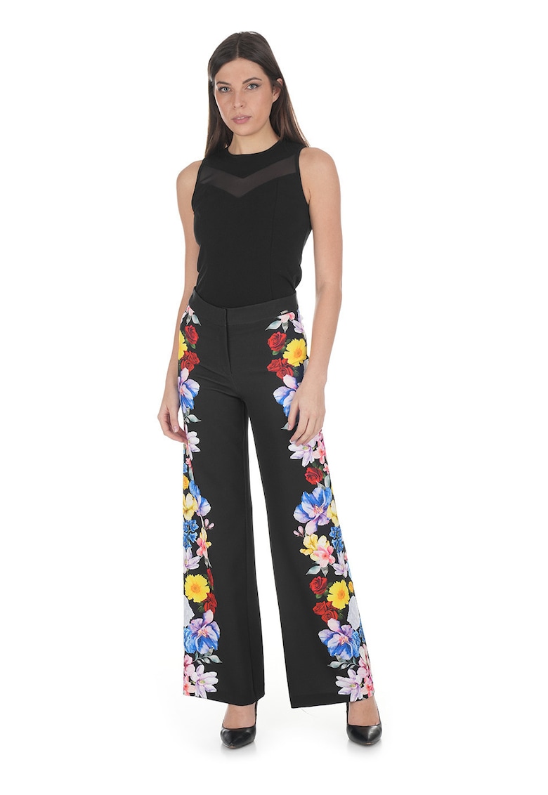 Pantaloni evazati cu imprimeu floral