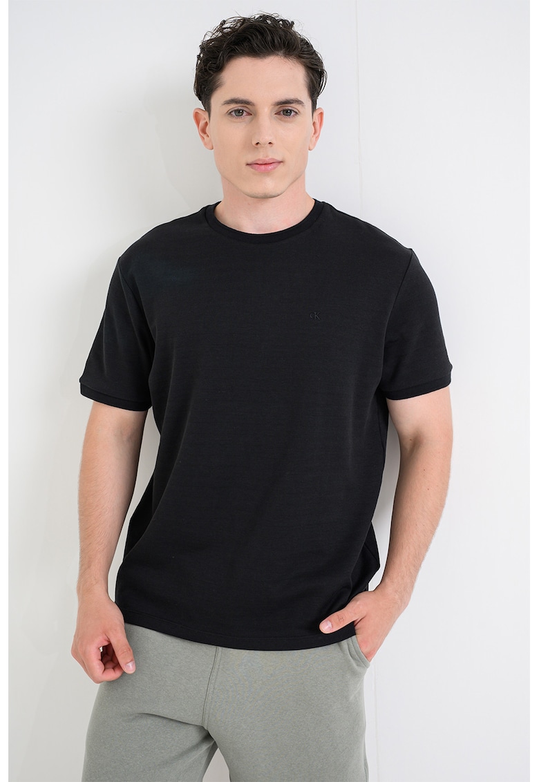 Tricou cu decolteu la baza gatului - Negru