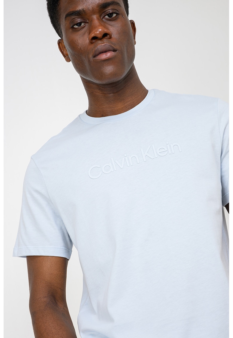 Tricou de bumbac cu decolteu la baza gatului si logo frontal - Albastru deschis