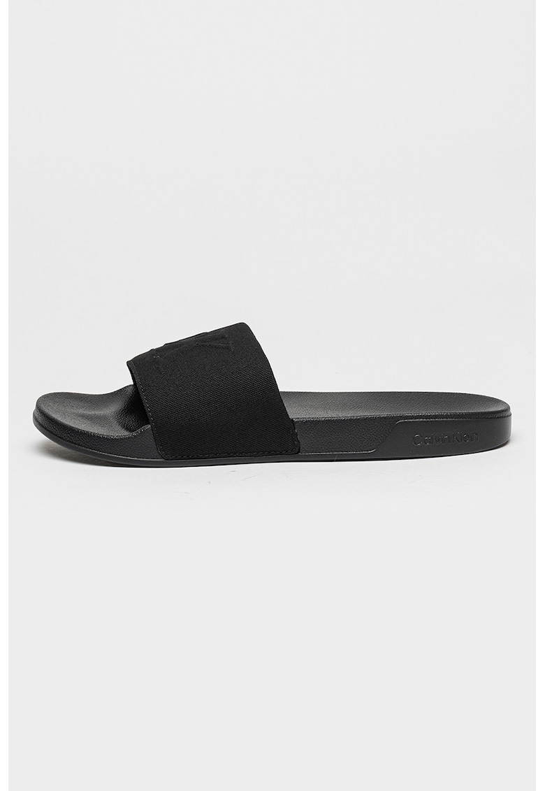 Papuci cu logo Essential - Negru stins