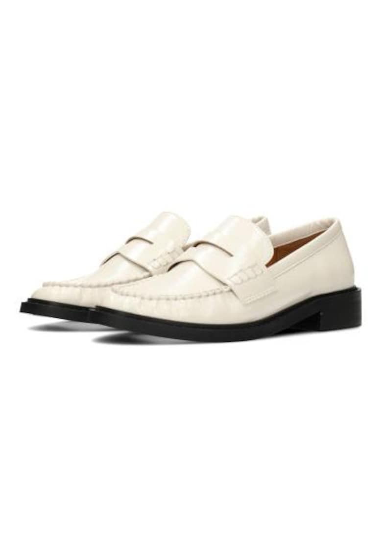 Mocasini cu talpa plata si aspect lacuit