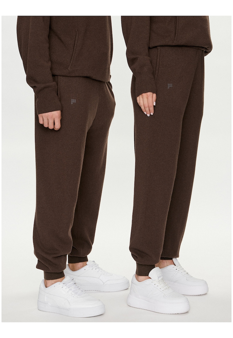 Pantaloni de trening - croiala ampla - culoare maro - material din casmir -