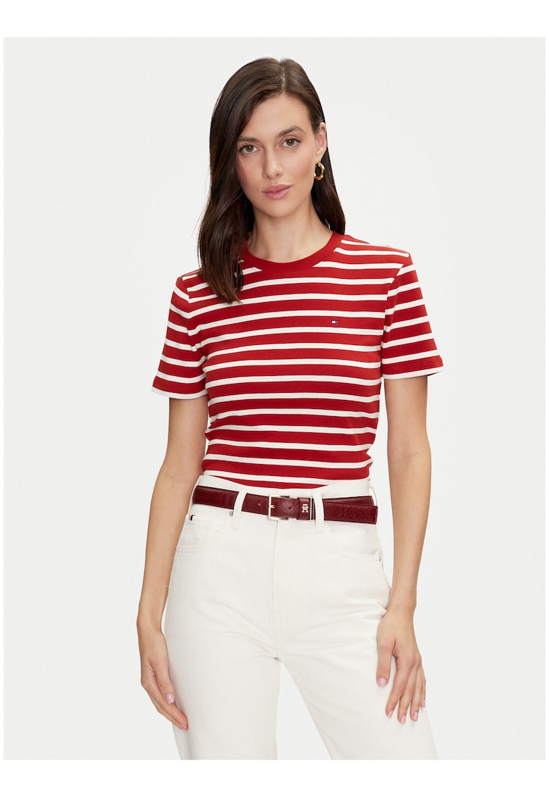 Tricou cu decolteu la baza gatului si maneca scurta -