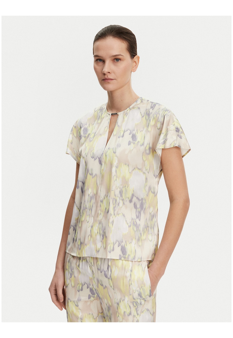 Bluza cu maneca scurta si decolteu in v -