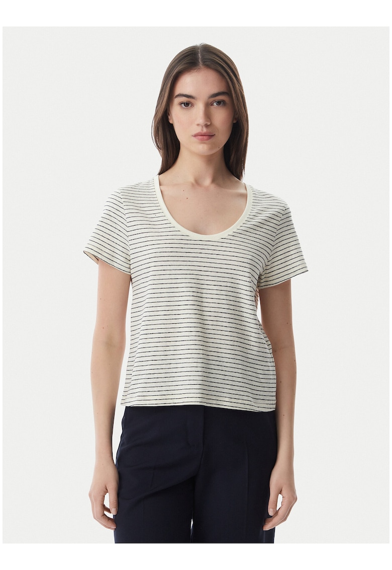 Tricou cu dungi si decoteu rotund