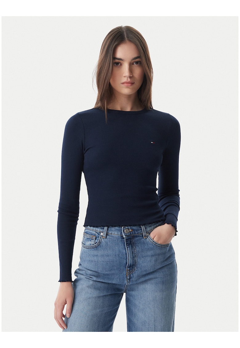 Bluza uni cu maneci lungi si decolteu la baza gatului