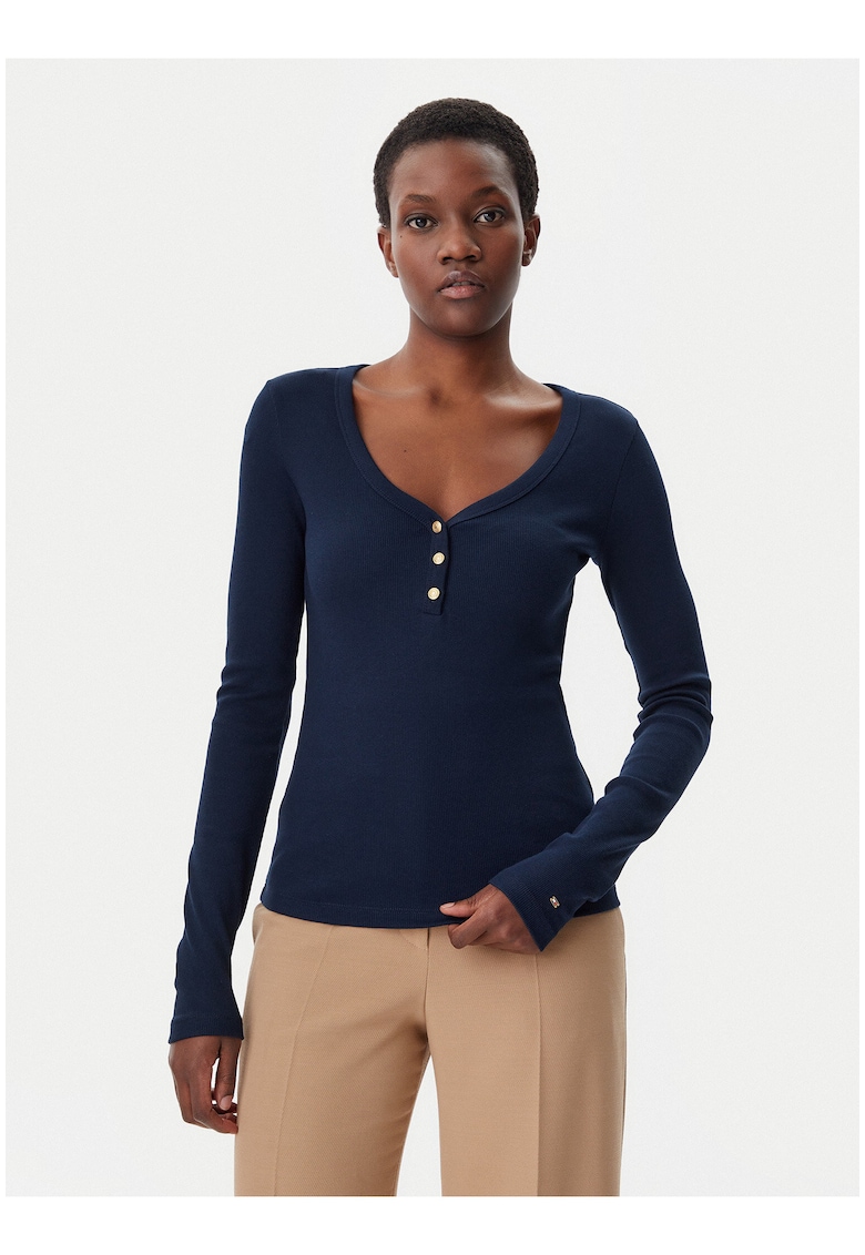 Bluza cu decolteu decupat -