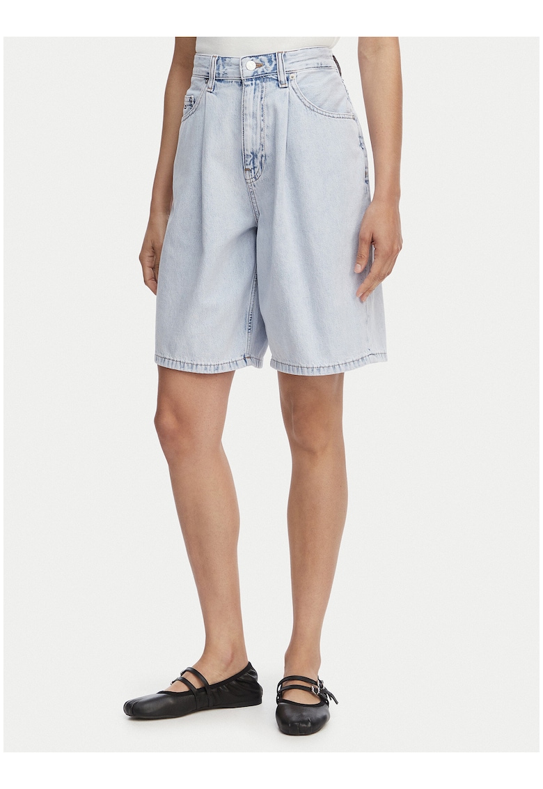 Blugi din denim scurti