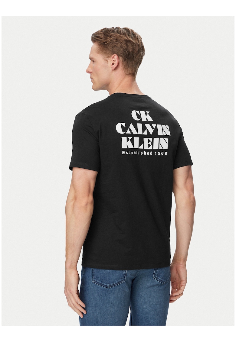 Tricou regular fit cu model grafic pe spate
