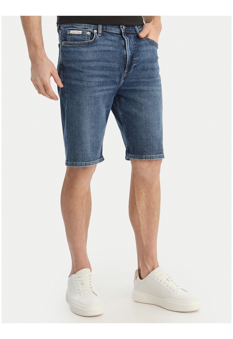 Blugi scurti regular fit cu detalii decolorate -