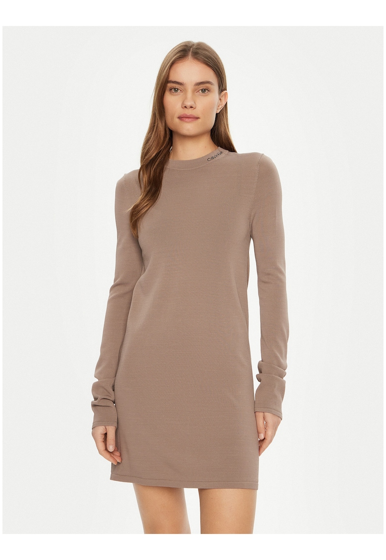 Rochie scurta cu maneca lunga -