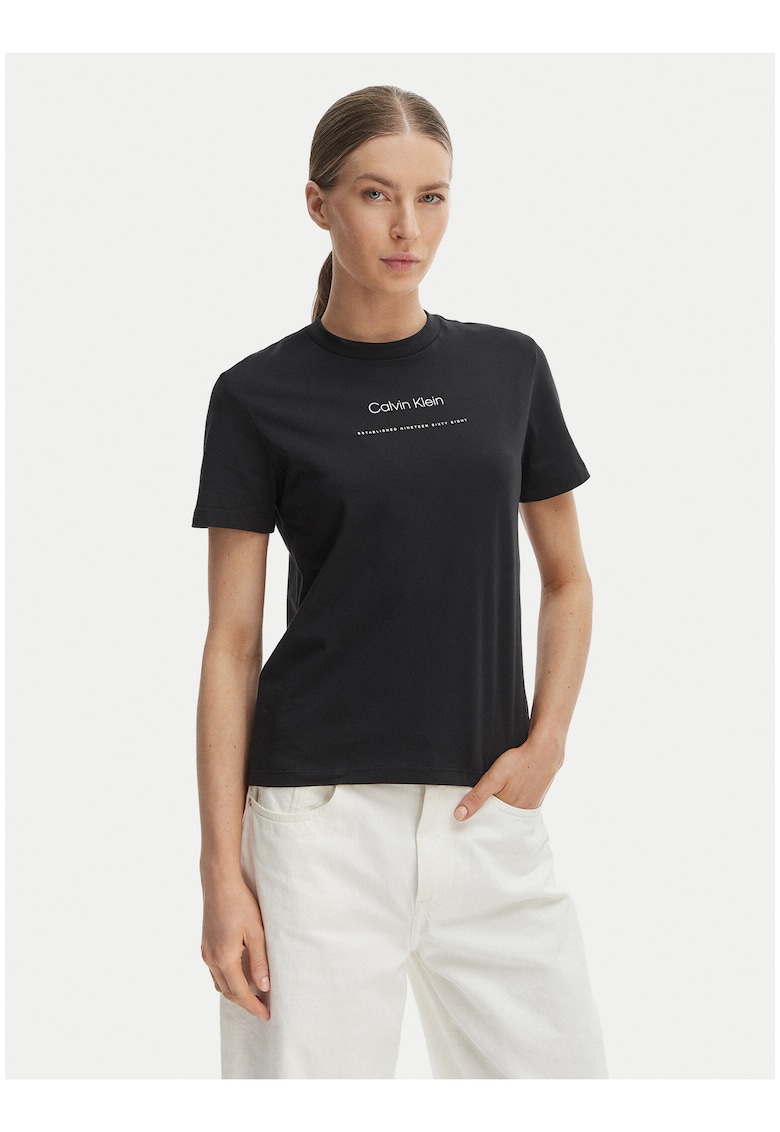 Tricou din bumbac cu decolteu la baza gatului si logo pe piept