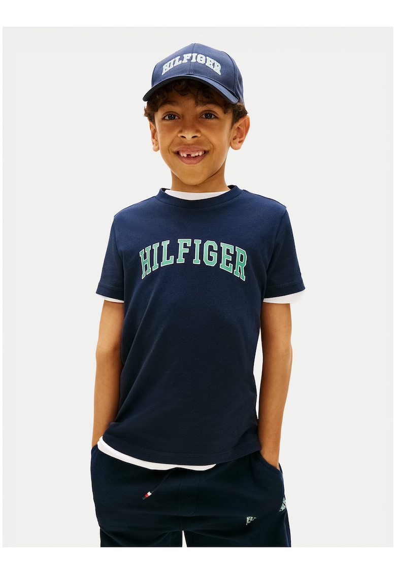 Tricou cu imprimeu text si design stratificat
