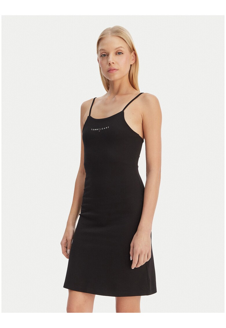 Rochie mini cu decolteul drept și bretelele subțiri