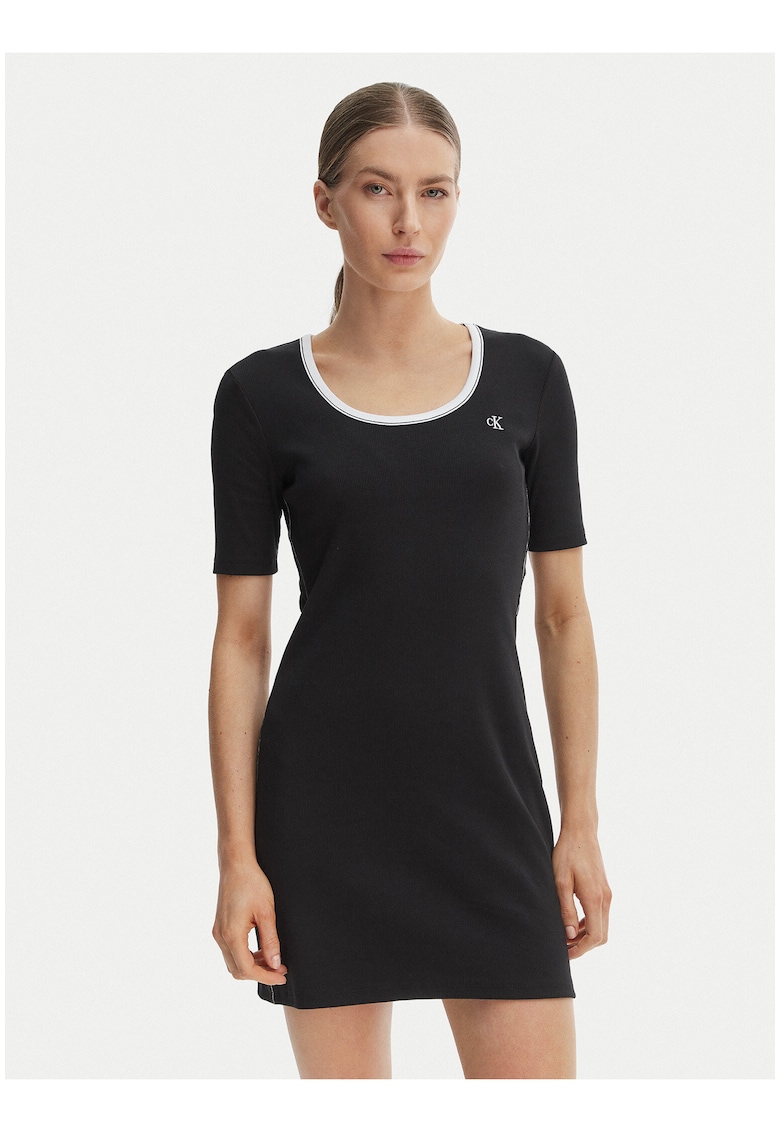 Rochie cambrata scurta cu decupaj la spate