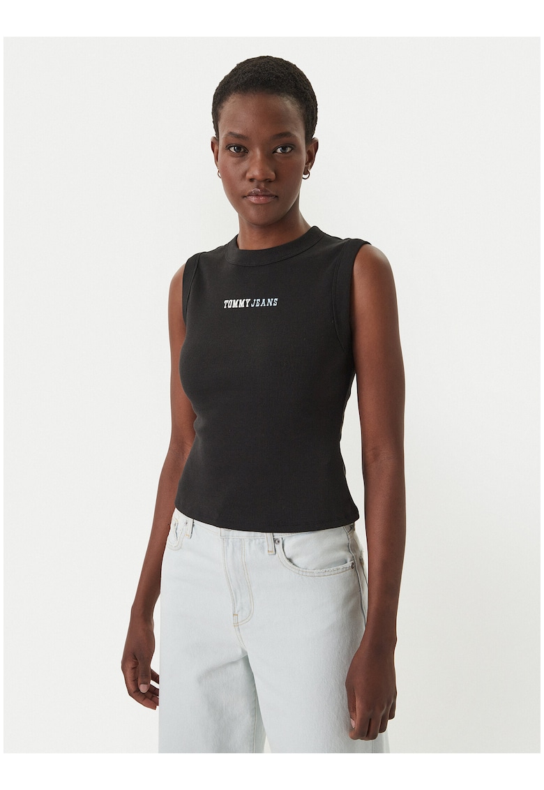 Top slim cu logo pe piept