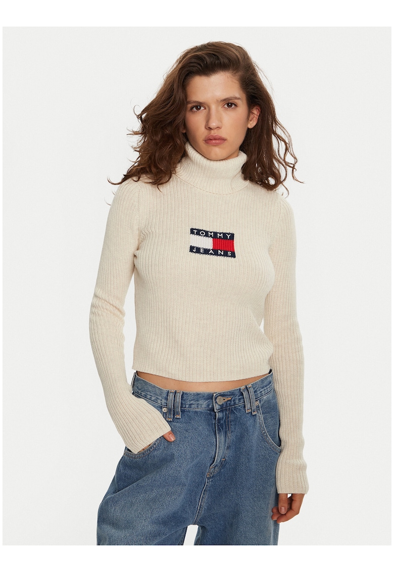 Pulover crop cu guler inalt -