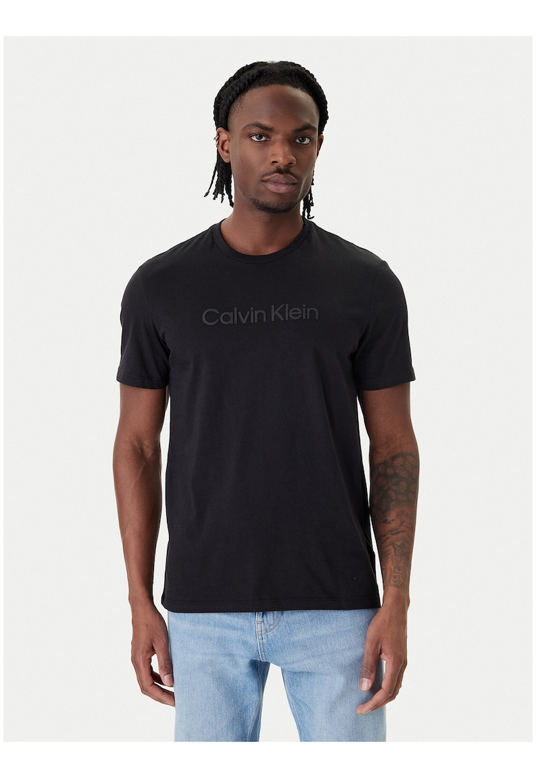 Tricou regular fit cu imprimeu logo si decolteu la baza gatului