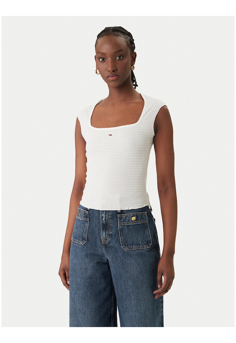 Tricou slim fit cu decolteu patrat -