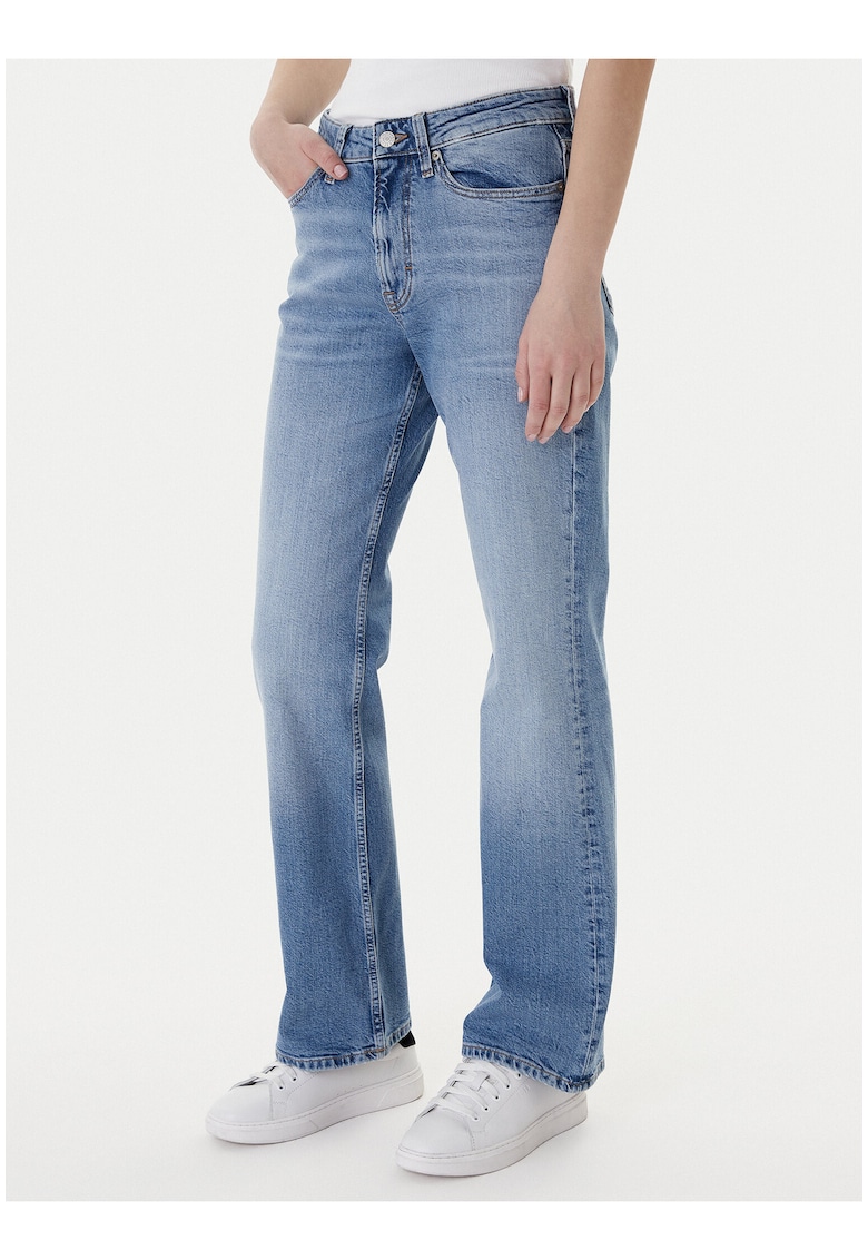 Blugi bootcut cu buzunare
