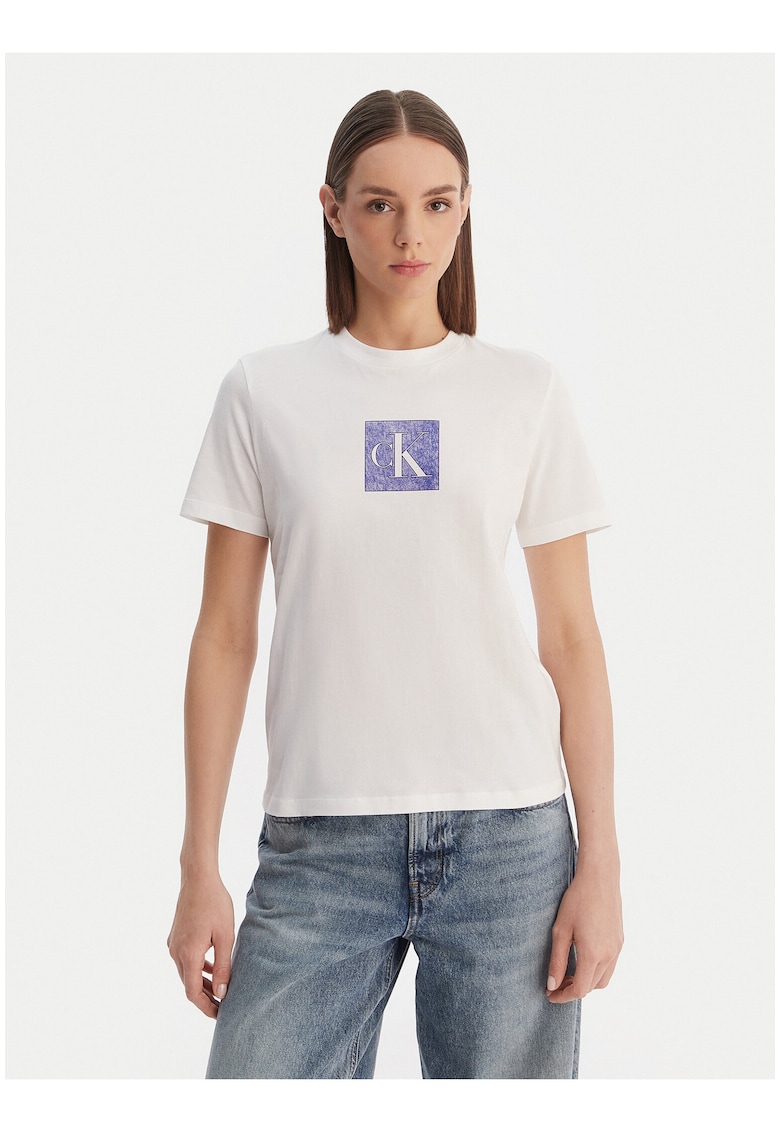 Tricou cu decolteu la baza gatului si maneci cazute