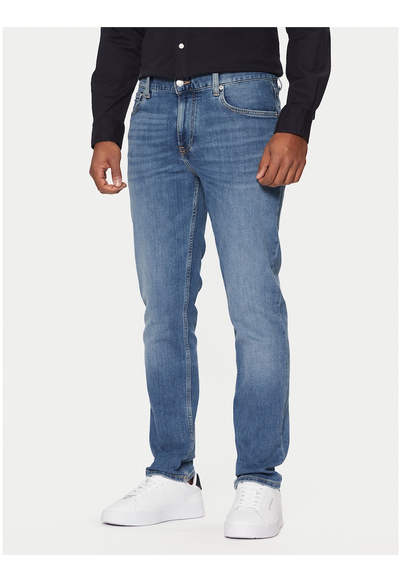 Blugi regular fit usor decolorati