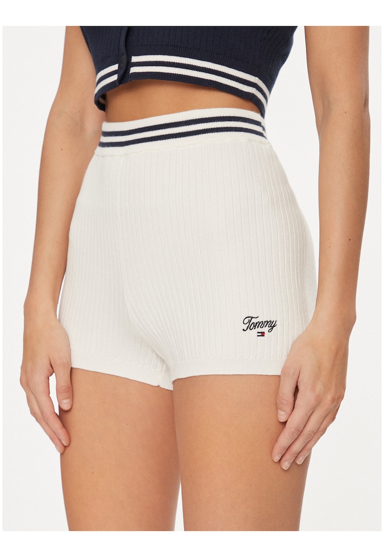 Pantaloni scurti cu talie in dungi -