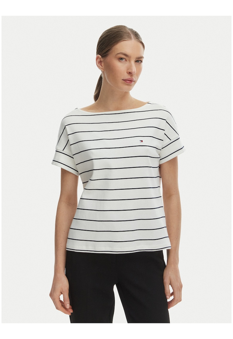 Tricou cu decolteu rotund si dungi