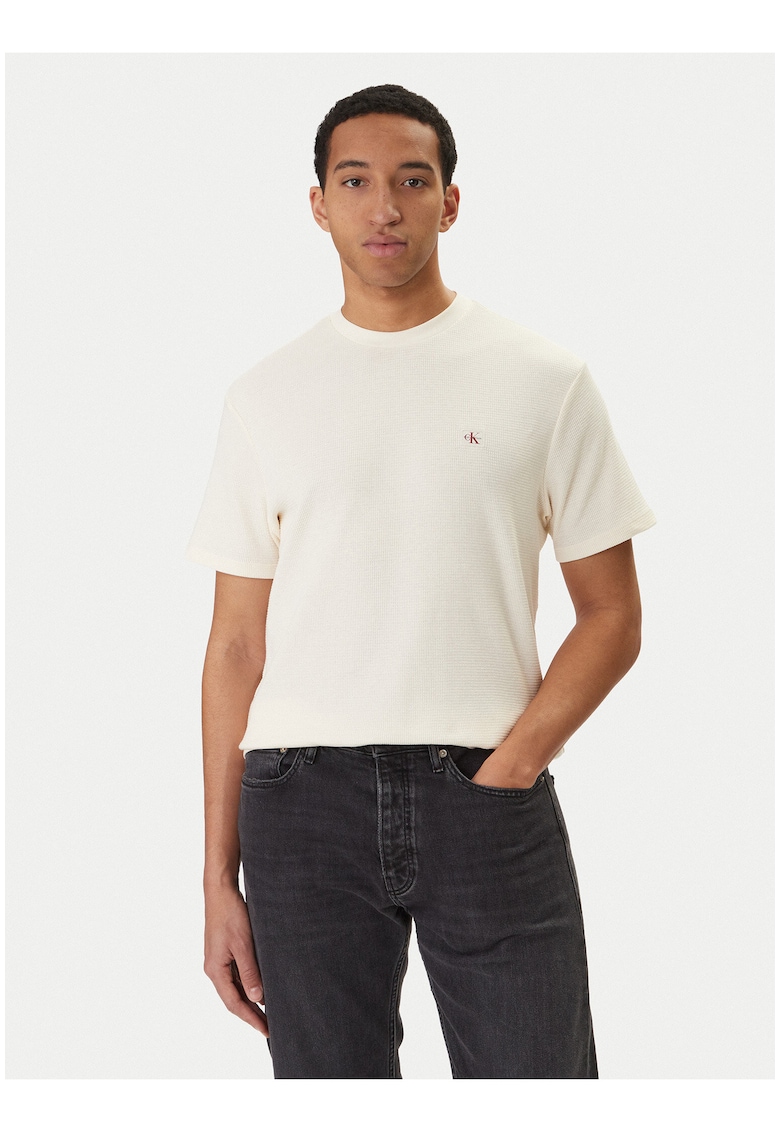 Tricou uni cu decolteu la baza gatului