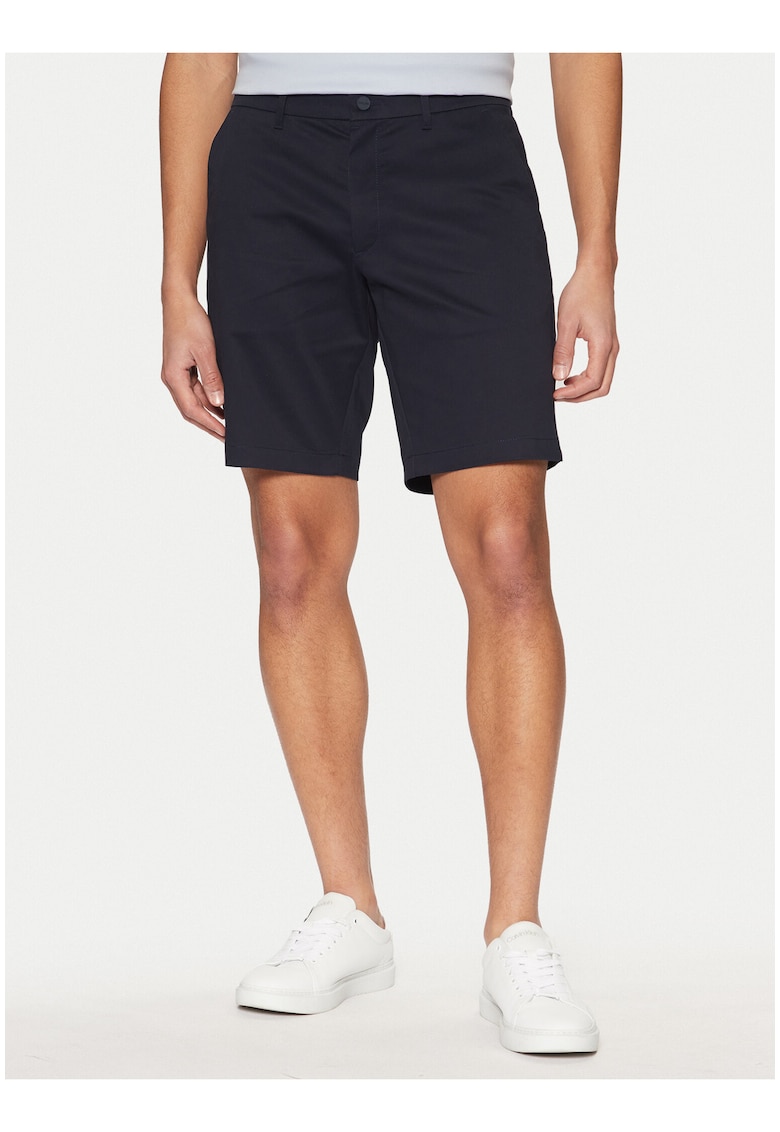 Pantaloni scurti chino conici