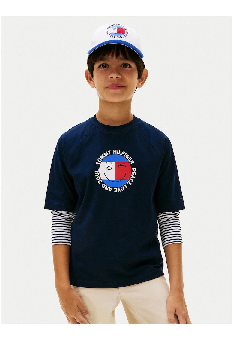 Tricou cu decolteu la baza gatului si maneci raglan