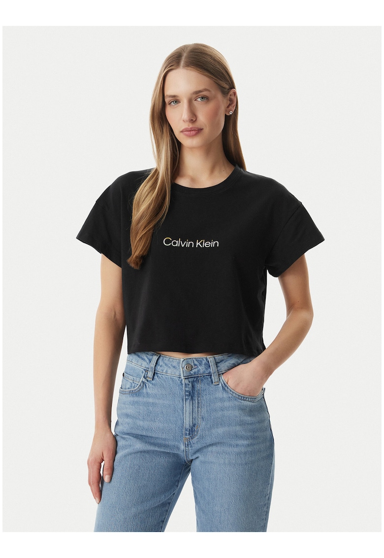 Tricou crop cu maneci cazute