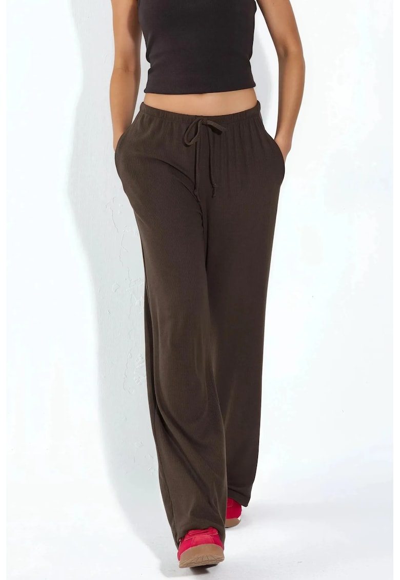 Pantaloni dama - croiala larga - culoare maro cafea - material jerseu cu viscoza si elastan