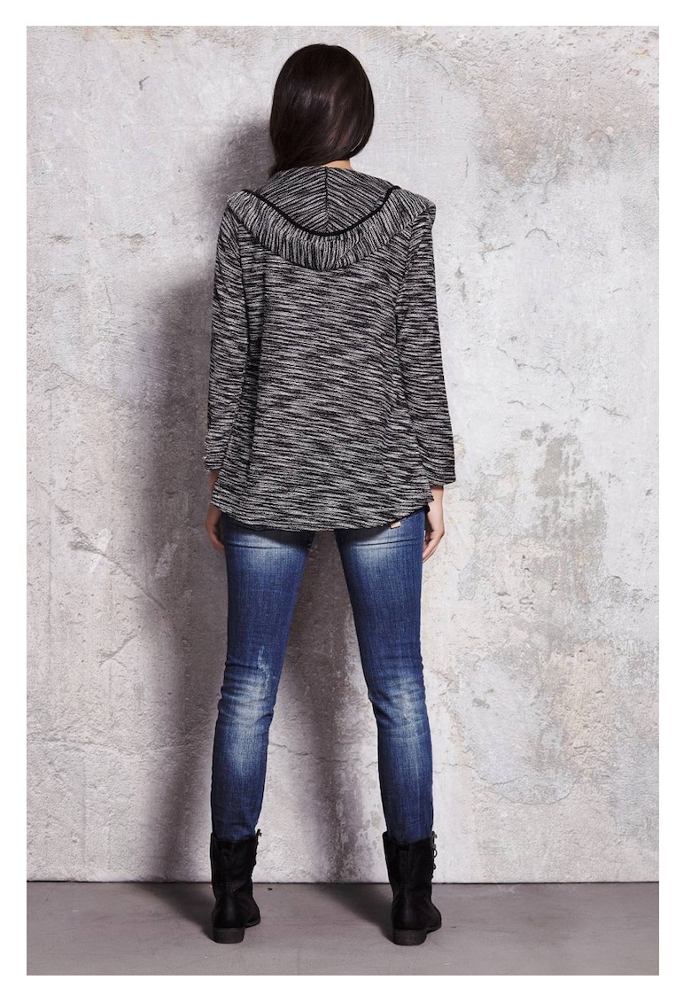 Bolero Lejer - Ecru - Design Versatil - Purtare Usoara - Confort Maxim - Completeaza Orice Tinuta - Stil Casual Modern - Textura Placuta - Ecru