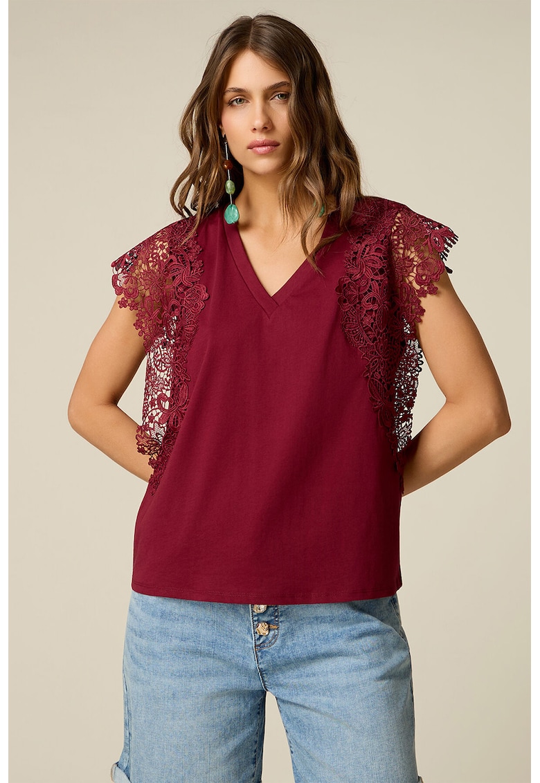 Bluza cu decolteu in V si broderie din dantela - Visiniu inchis