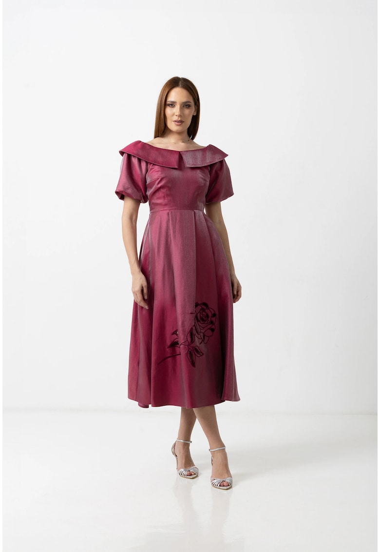 Rochie midi cu umeri decupati si broderie trandafir