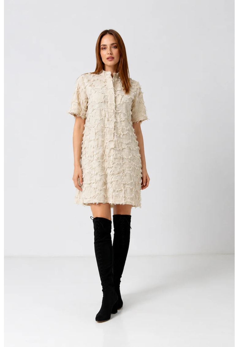 Rochie mini din denim deschis cu broderie florală și franjuri