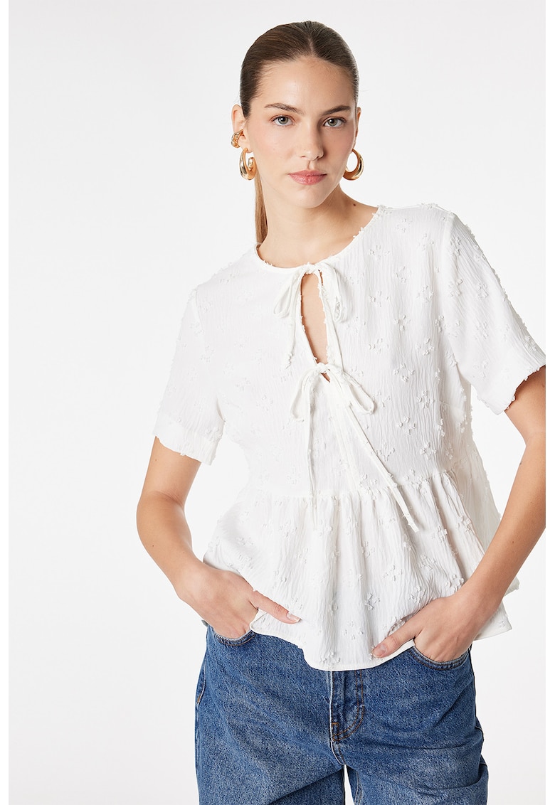 Bluza texturata cu terminatie peplum si snururi frontale - Alb murdar