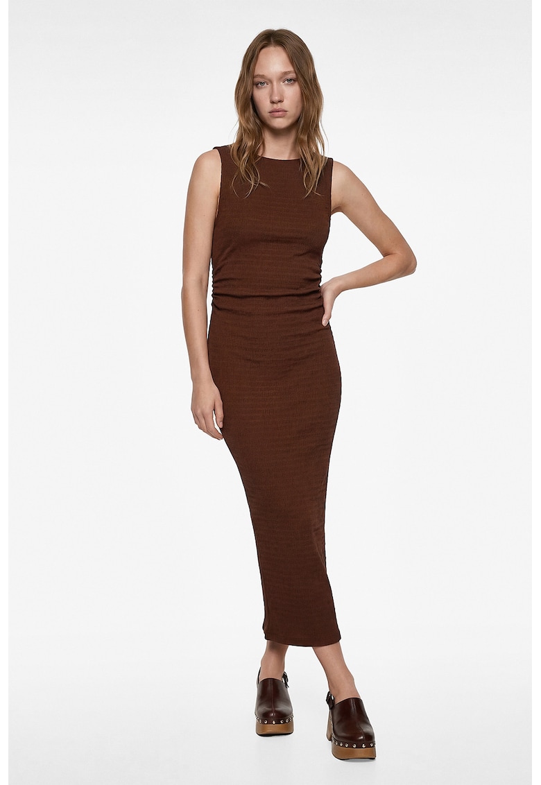 Rochie midi cambrata cu slit pe partea din spate - Maro pamantiu